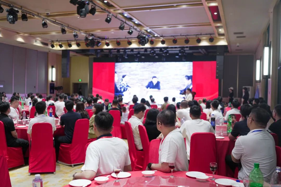 https://mmbiz.qpic.cn/mmbiz_jpg/k0n4IOhhse6bsng3T95QeljWcLoP7Ps8PMF08AaraCY5vRaI4nROTlC1ic7BBZILAQ8qYJbxXRS3rDhZkZBBXeg/640?wx_fmt=jpeg&from=appmsg